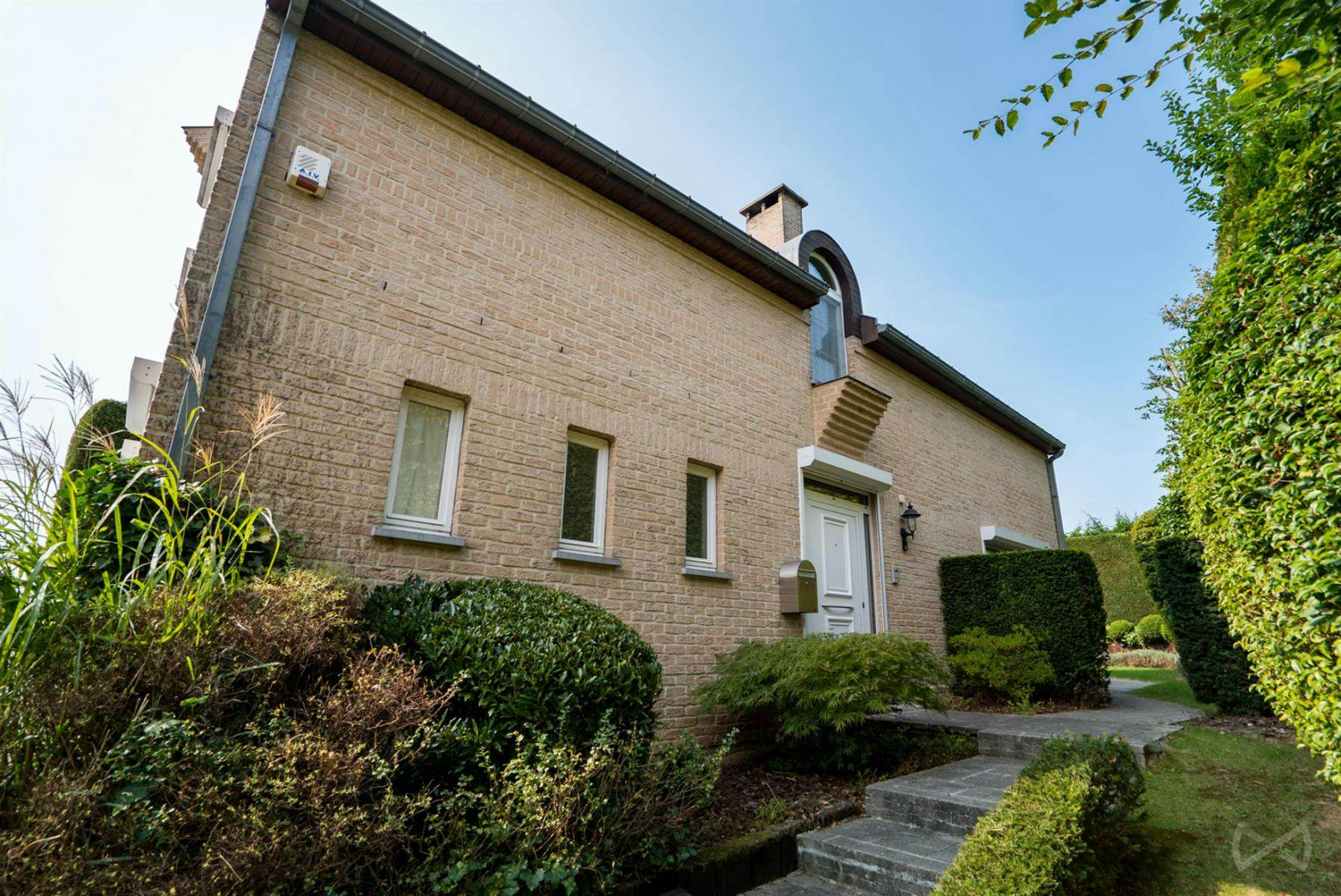 Foto 2 van 4 van Villa met zes slaapkamers in La Hulpe