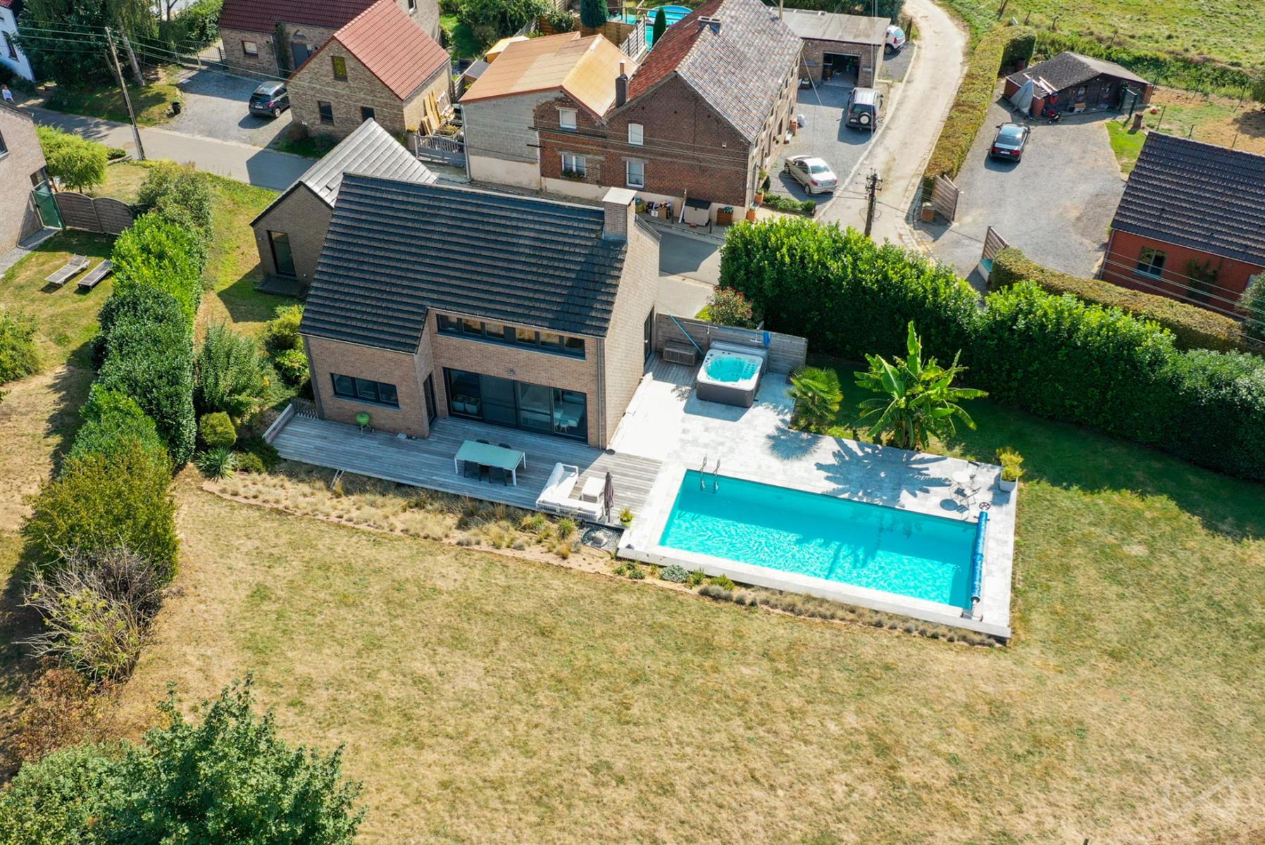 Picture 2 of 4 for Villa with four bedrooms in Ramillies