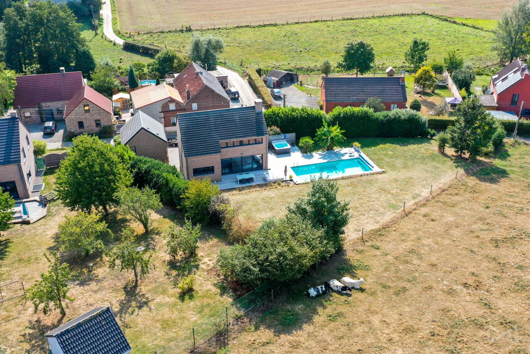 Picture 3 of 4 for Villa with four bedrooms in Ramillies