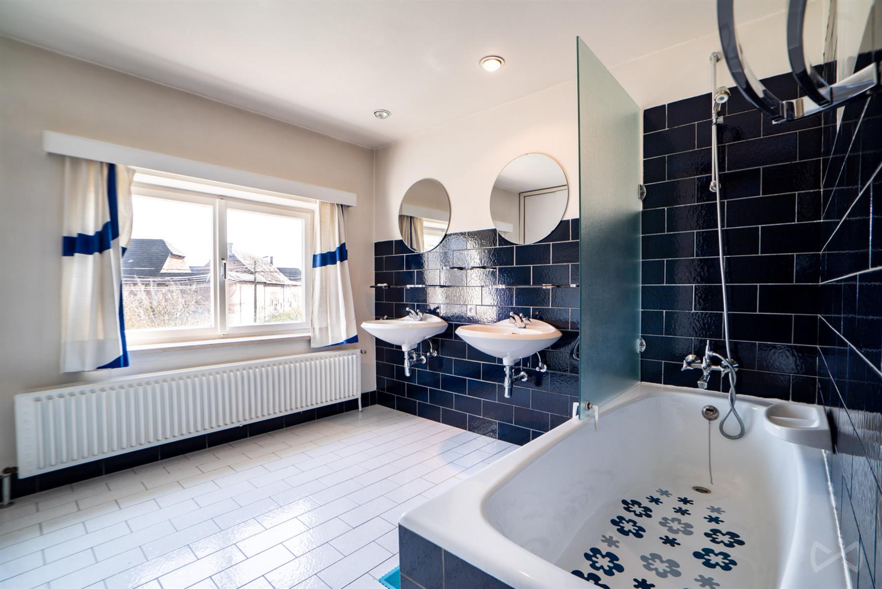 Picture 3 of 4 for Villa with four bedrooms in Gerpinnes