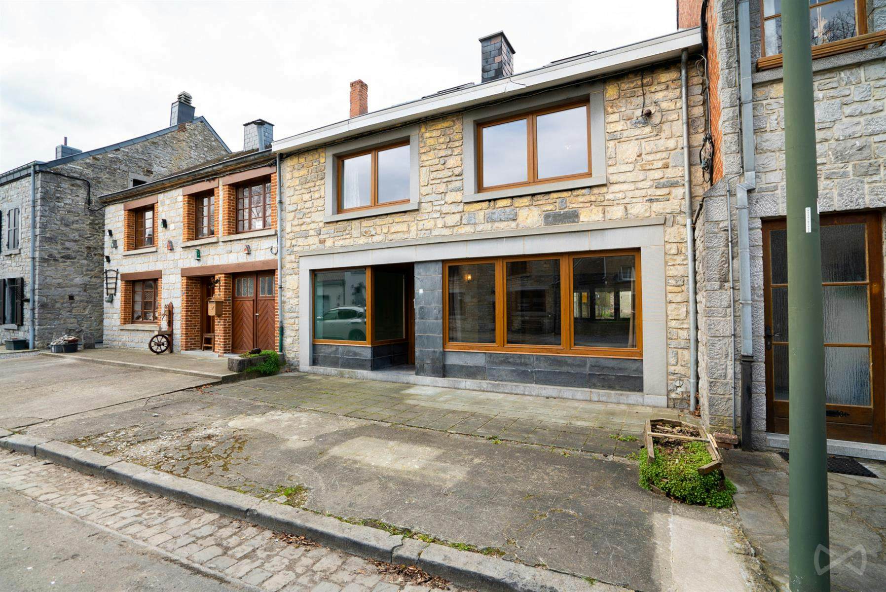 Photo 2 sur 4 pour Maison de quatre chambres à Han-sur-lesse