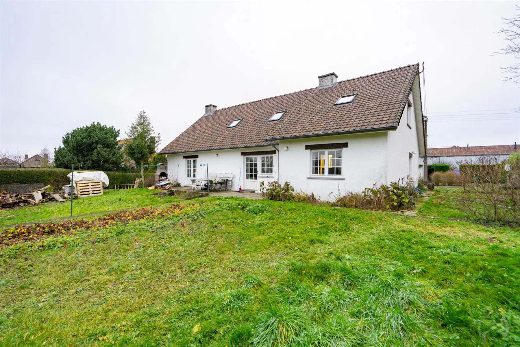 Photo 3 sur 4 pour Maison de quatre chambres à Achêne