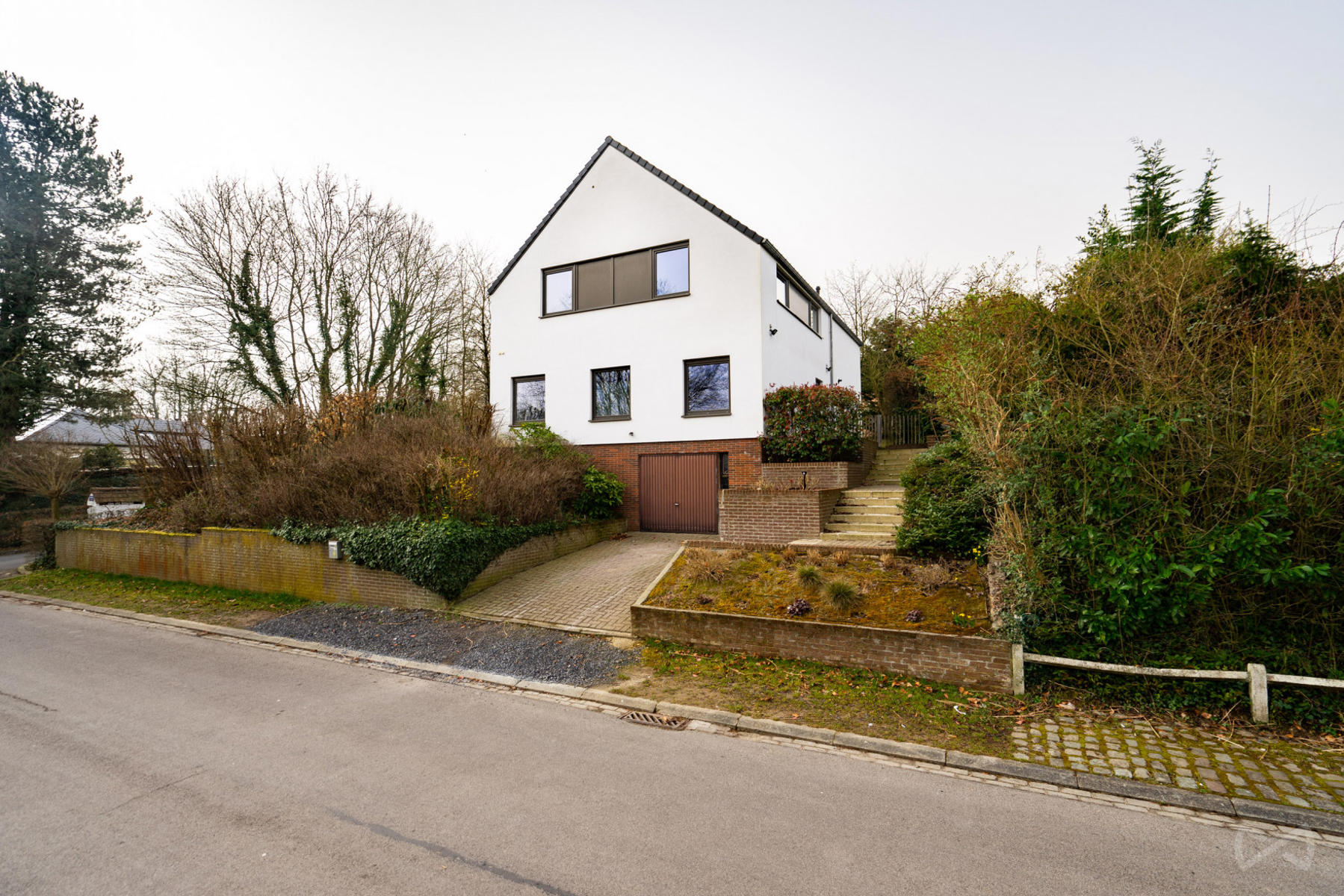 Picture 1 of 4 for House with five bedrooms in Céroux-mousty