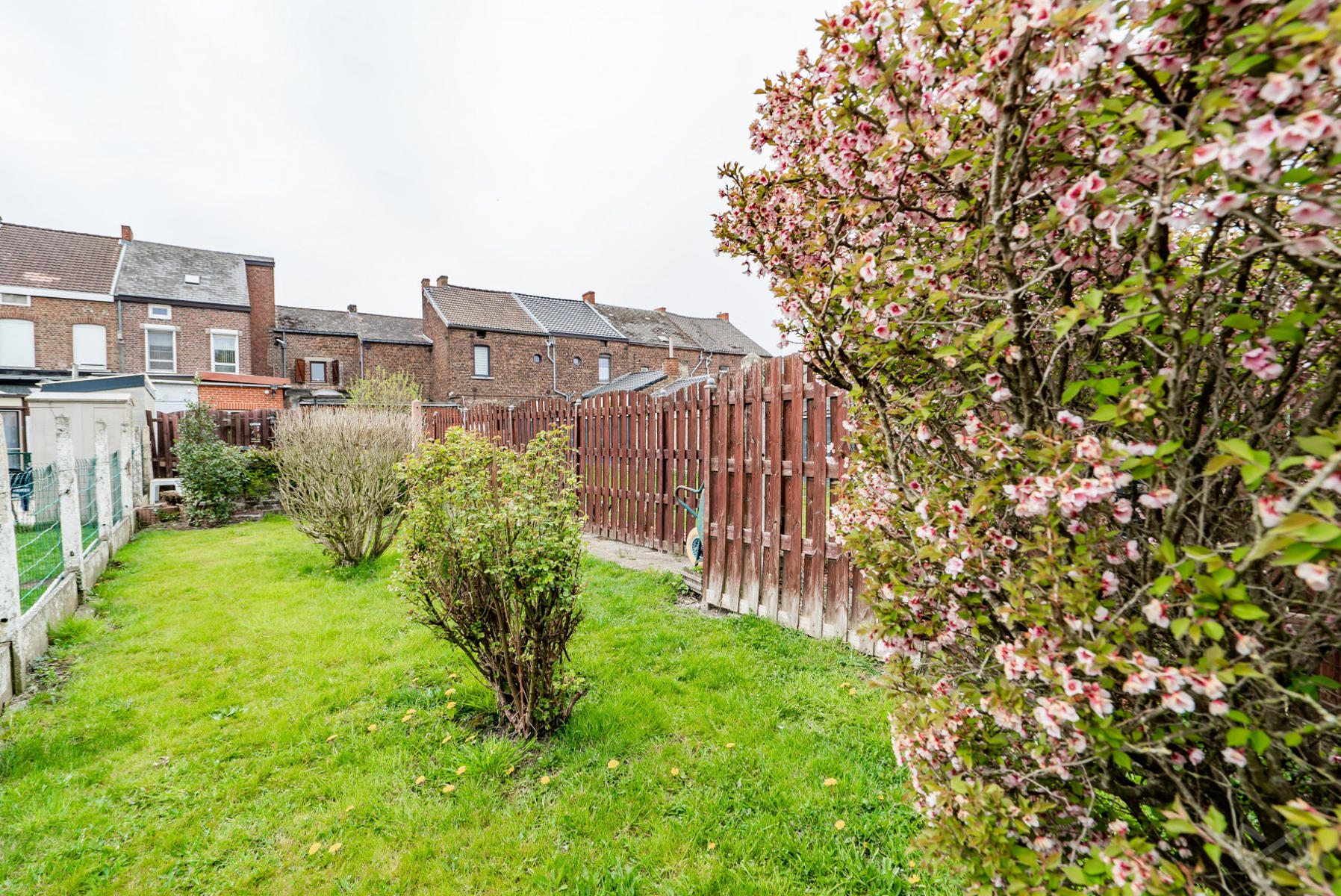 Foto 2 van 4 van Huis met twee slaapkamers in Courcelles