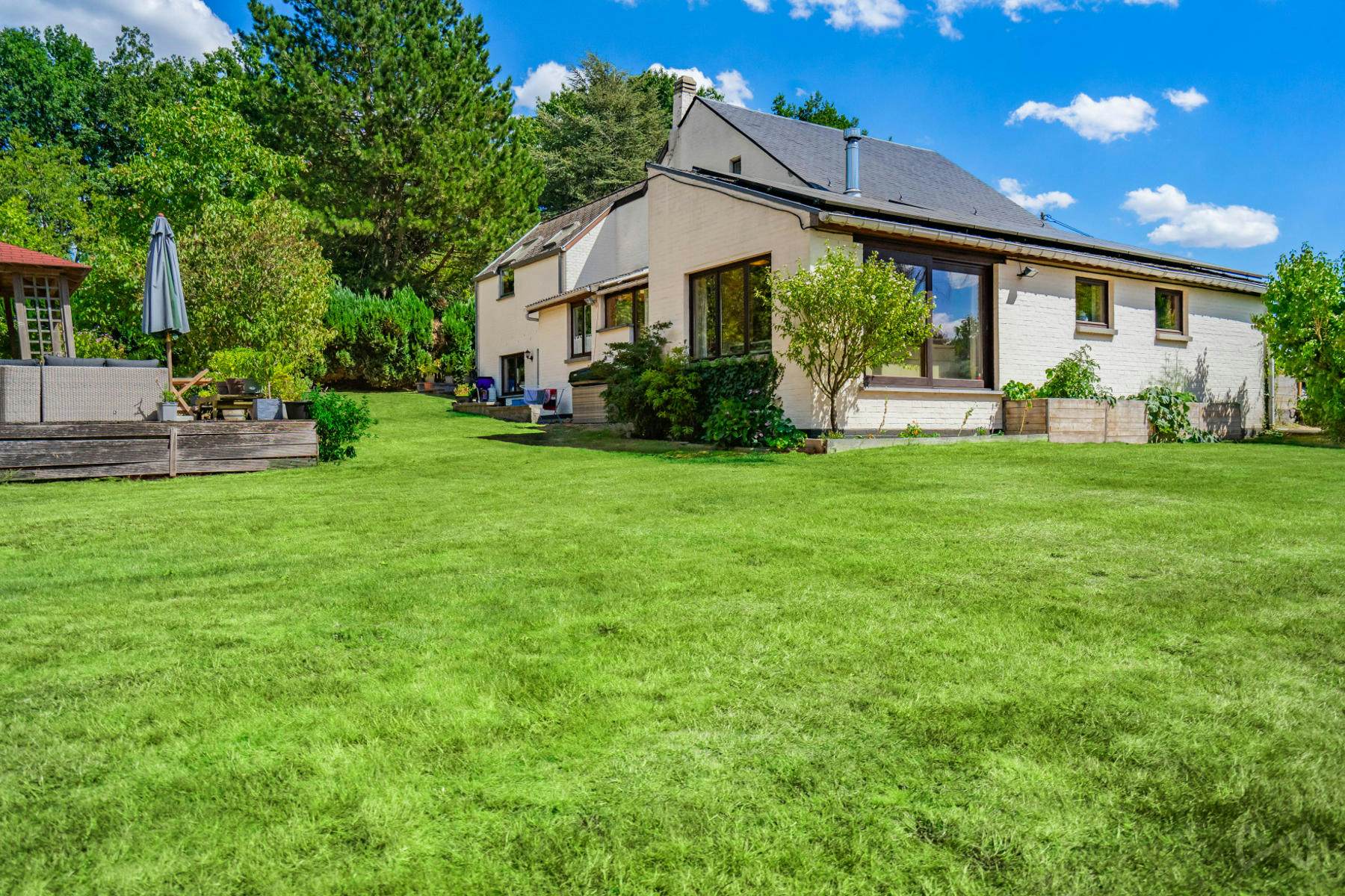 Foto 2 van 4 van Villa met vijf slaapkamers in Wavre