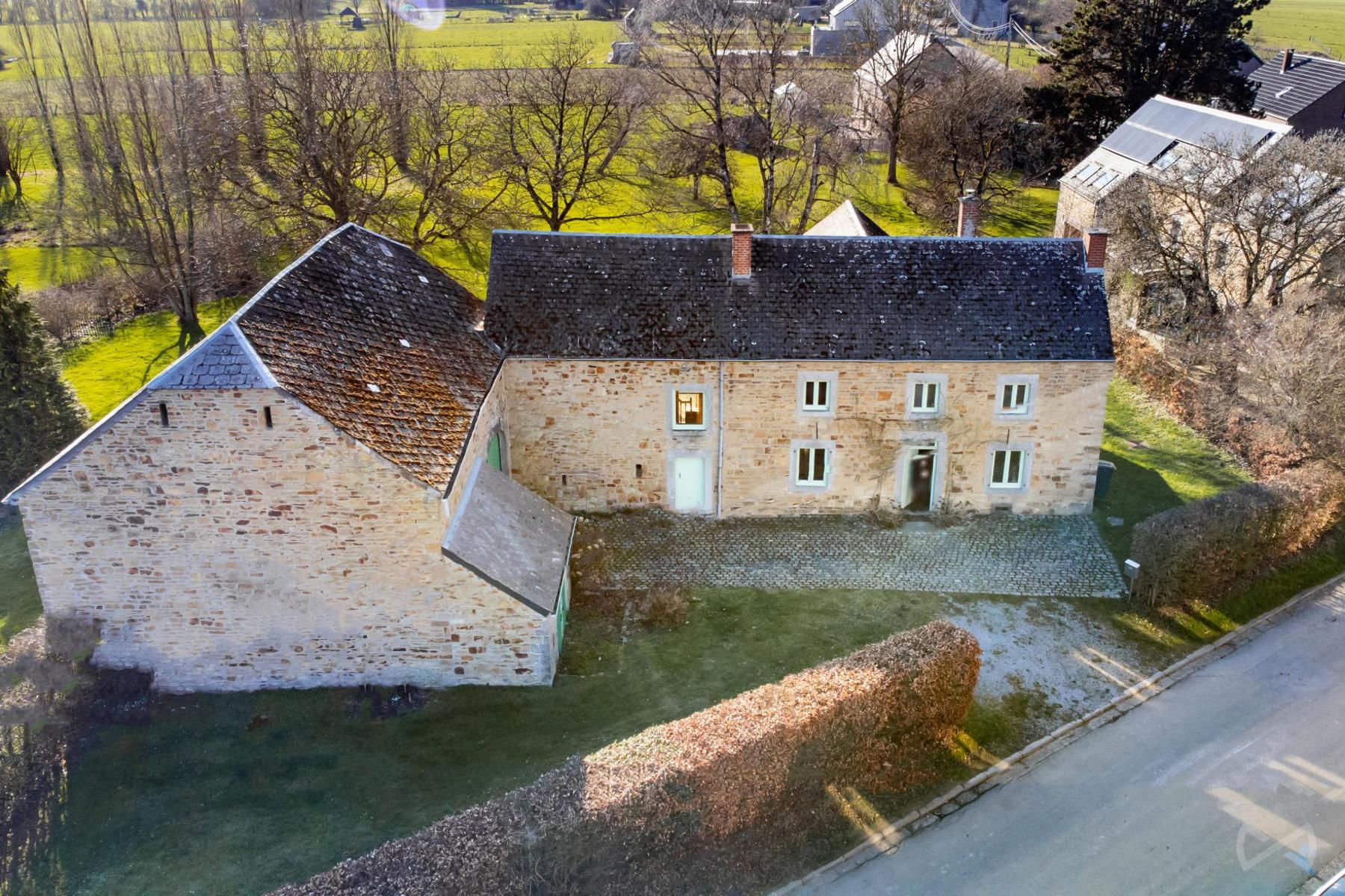 Photo 1 sur 5 pour Maison de quatre chambres à Dorinne