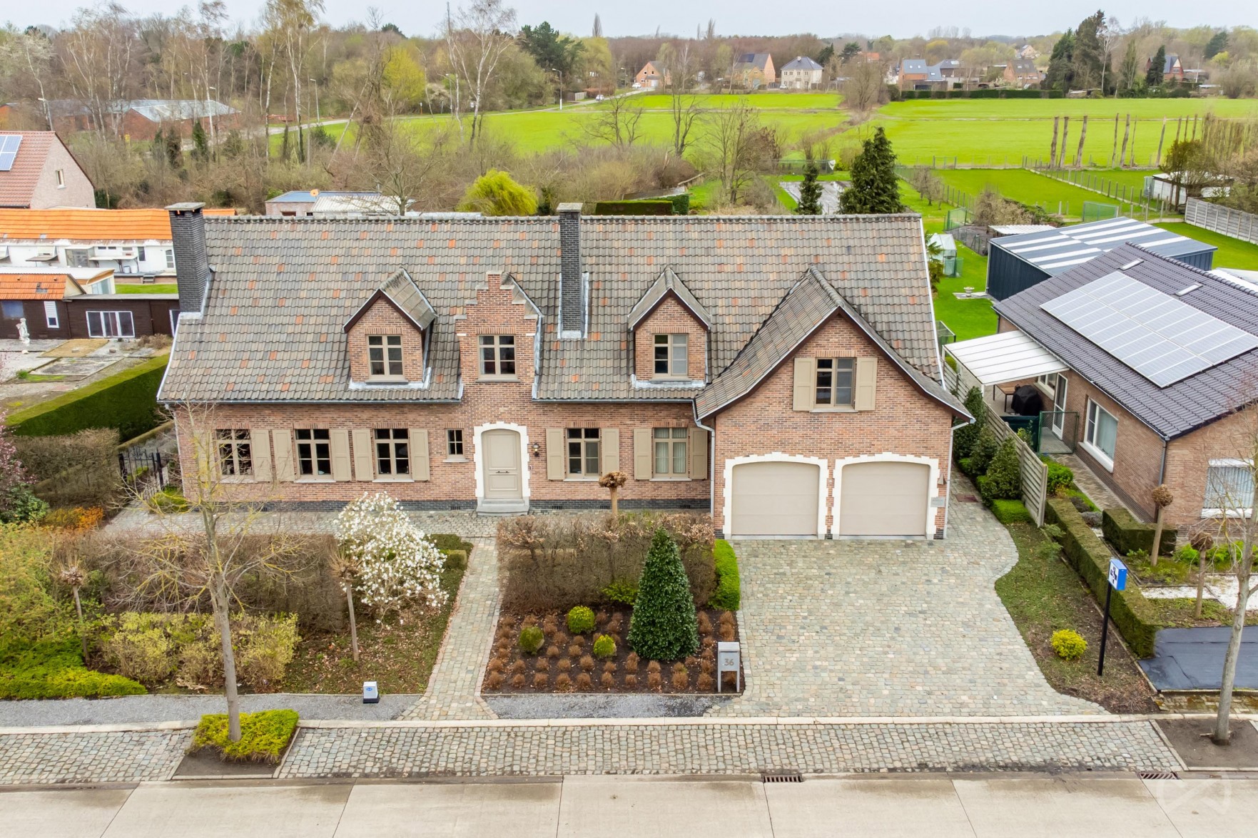 Foto 1 van 4 van Villa met vier slaapkamers in Booischot