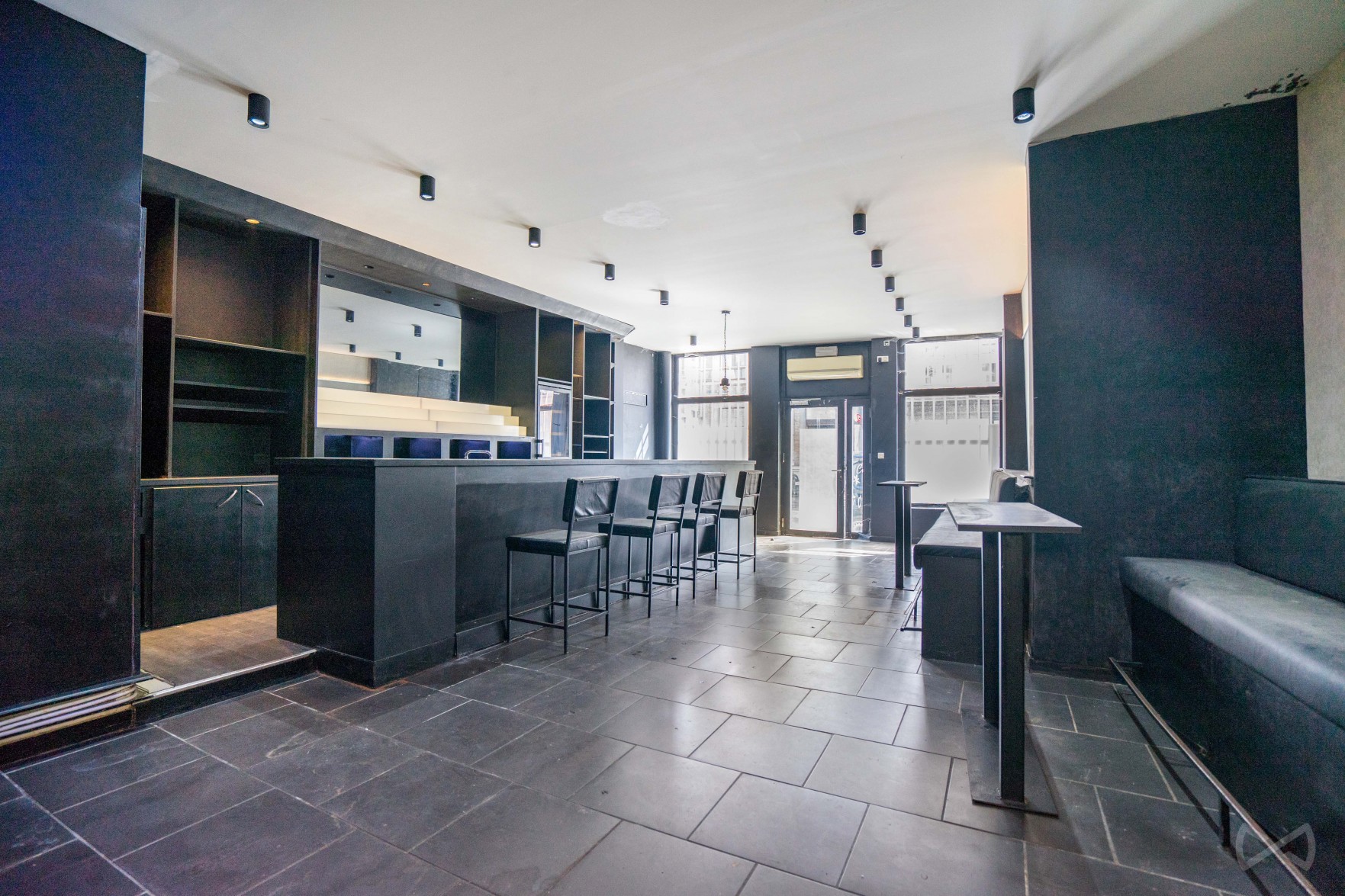 Photo 3 sur 3 pour Rez commercial à Huy