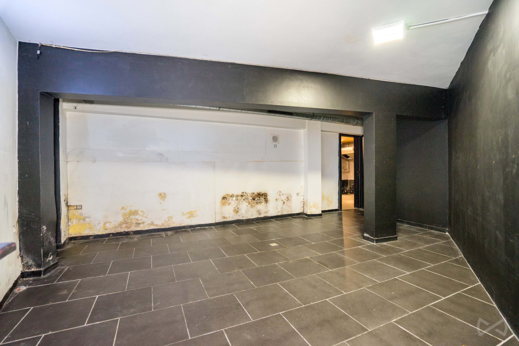 Photo 4 sur 4 pour Rez commercial à Huy