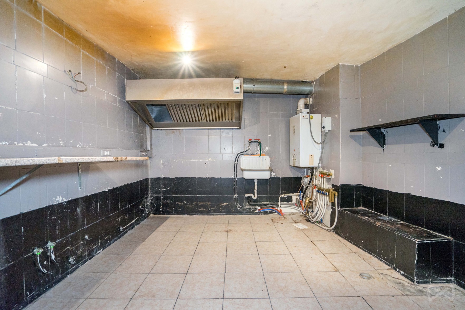 Photo 2 sur 4 pour Rez commercial à Huy