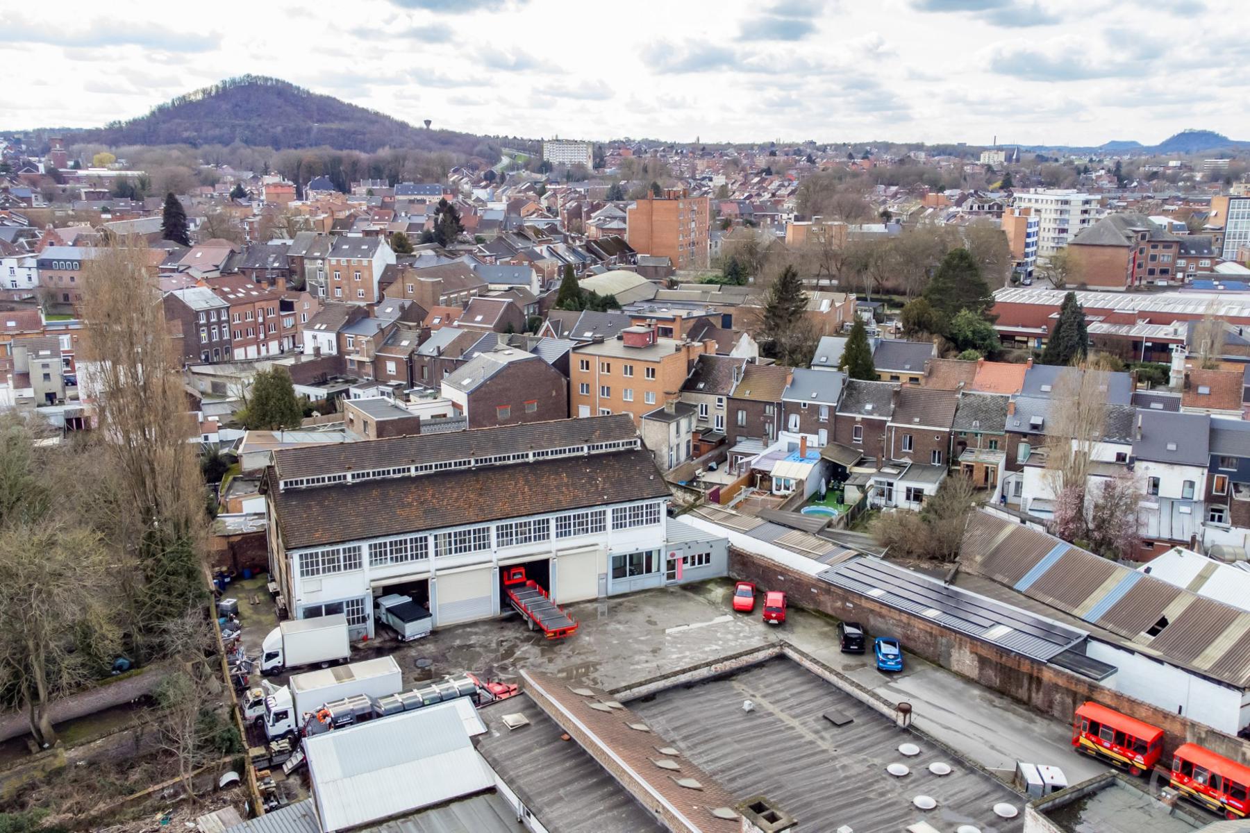 Foto 4 van 4 van Appartementsgebouw met vier slaapkamers in Marcinelle