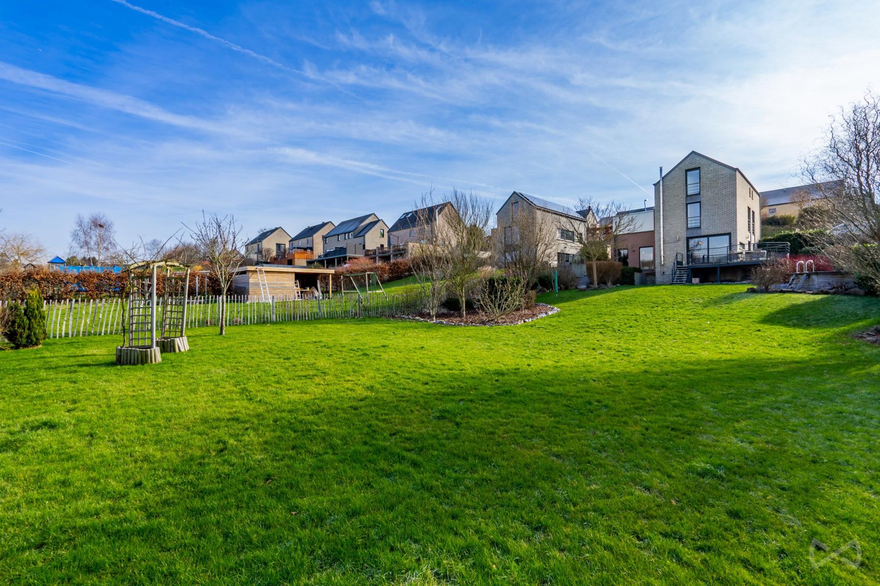 Picture 1 of 4 for House with six bedrooms in Hamois