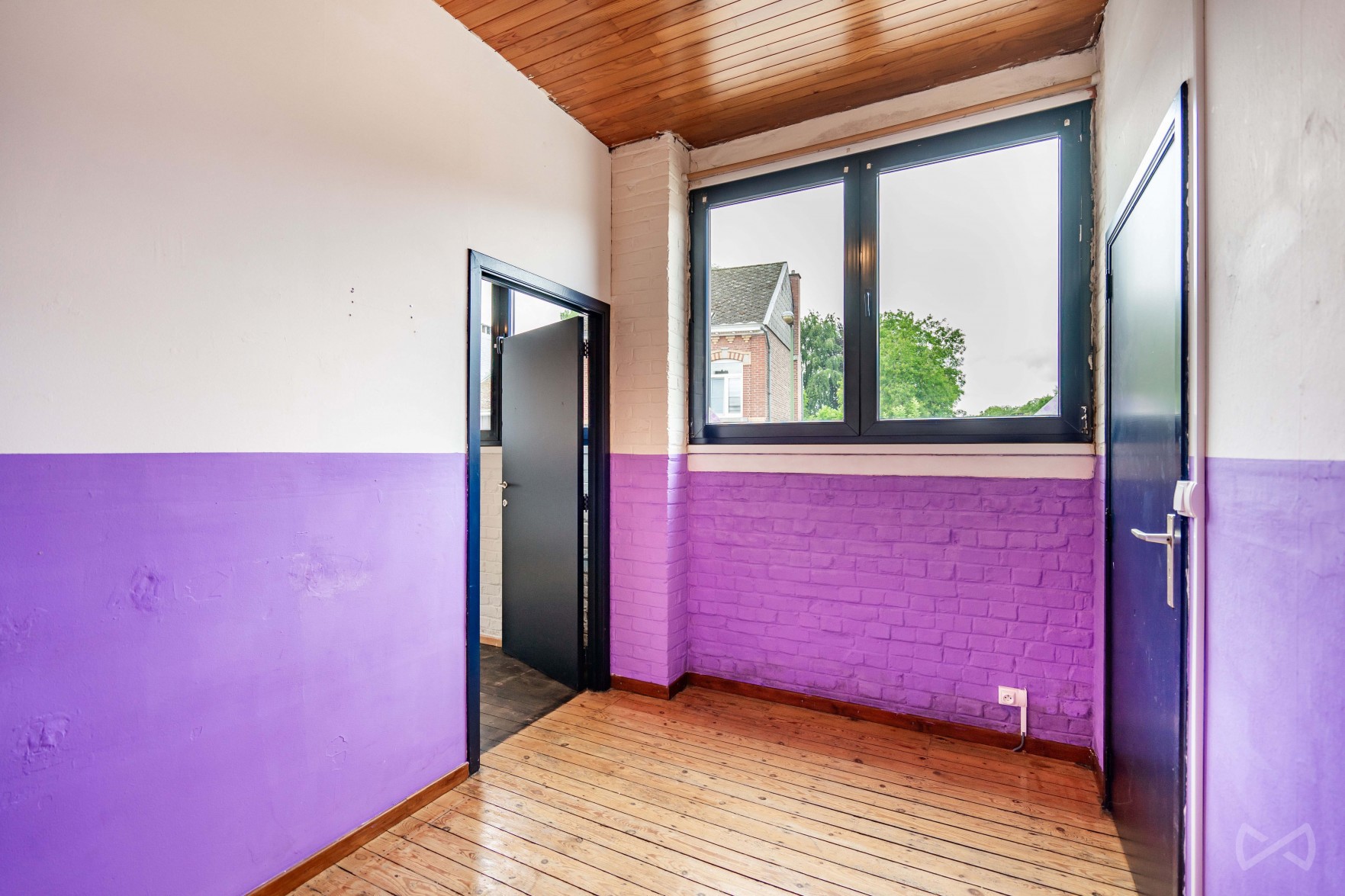 Foto 2 van 4 van Gebouw voor gemengd gebruik in Villers-la-ville