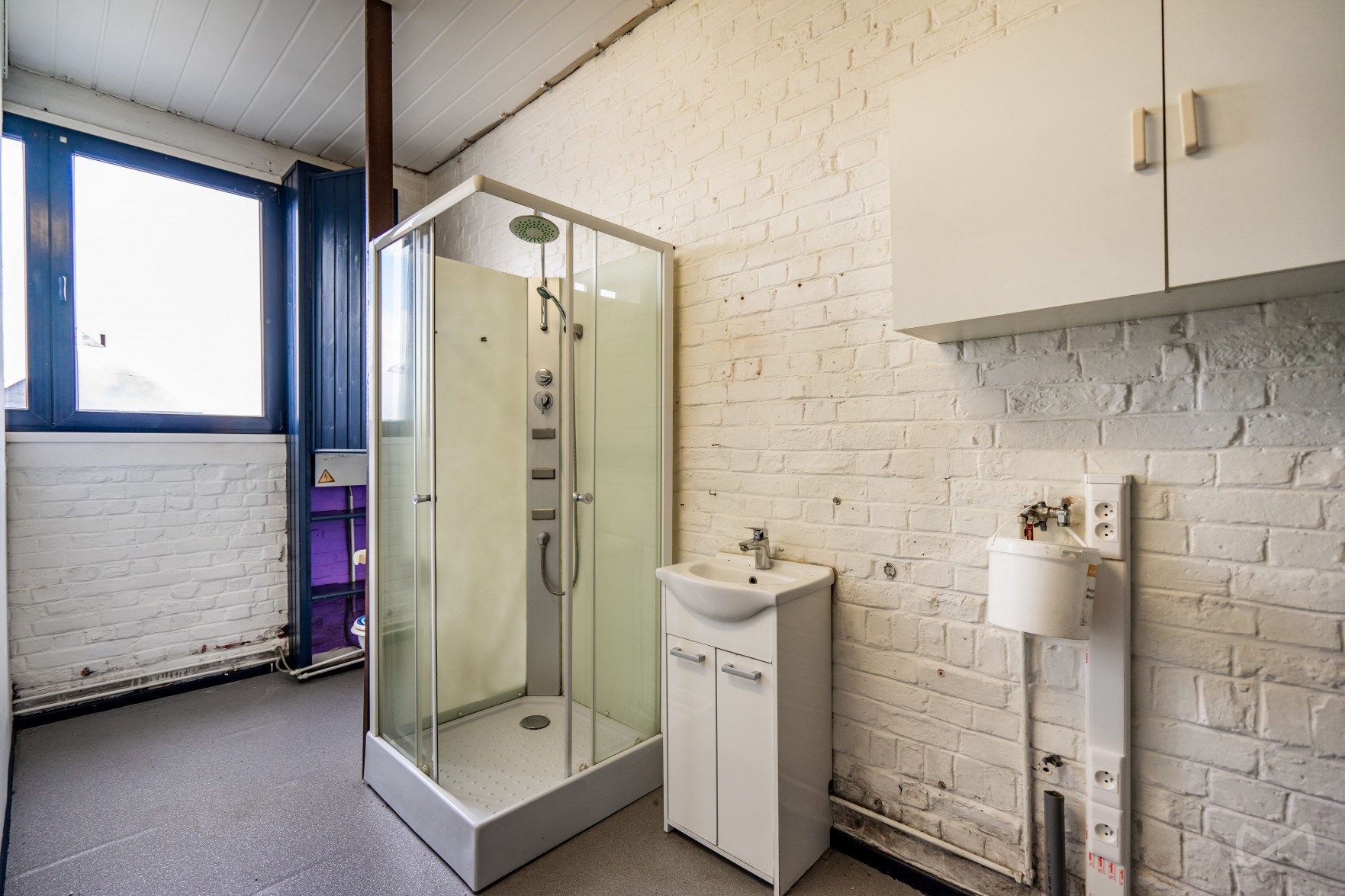 Foto 3 van 4 van Gebouw voor gemengd gebruik in Villers-la-ville