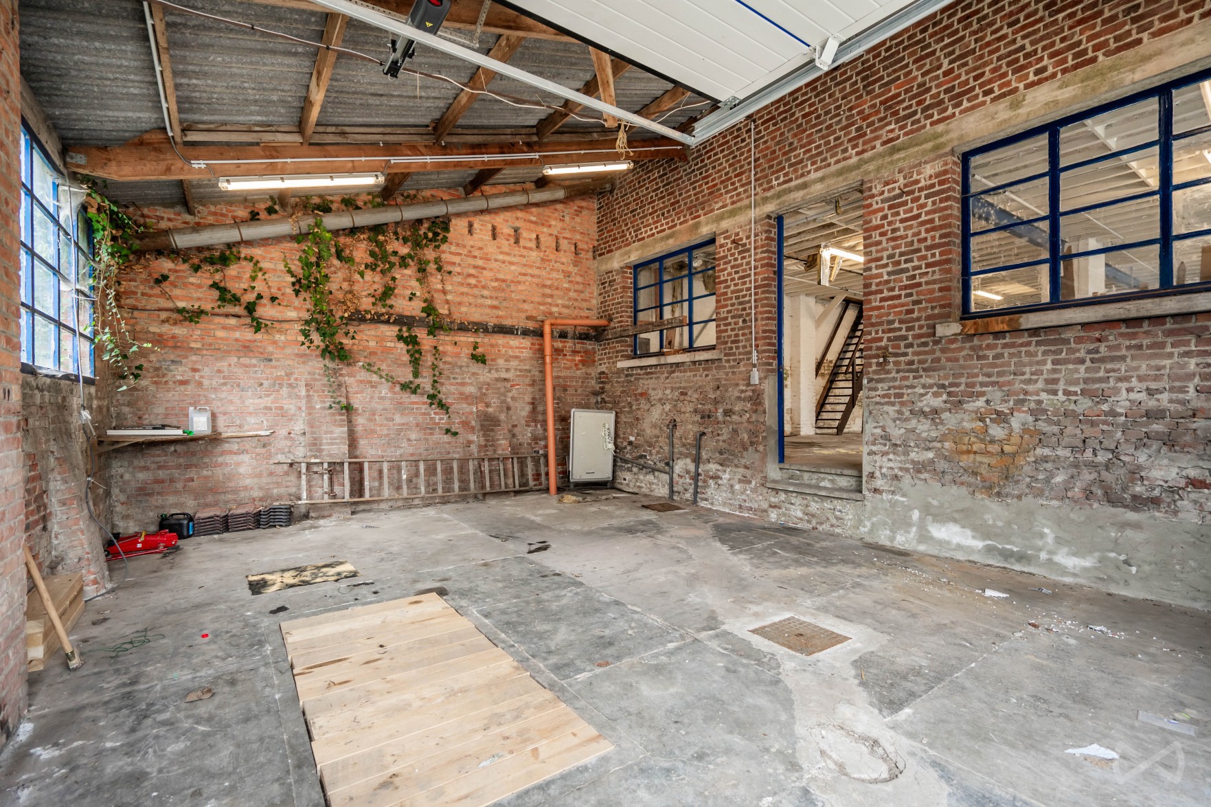 Foto 2 van 4 van Gebouw voor gemengd gebruik in Villers-la-ville