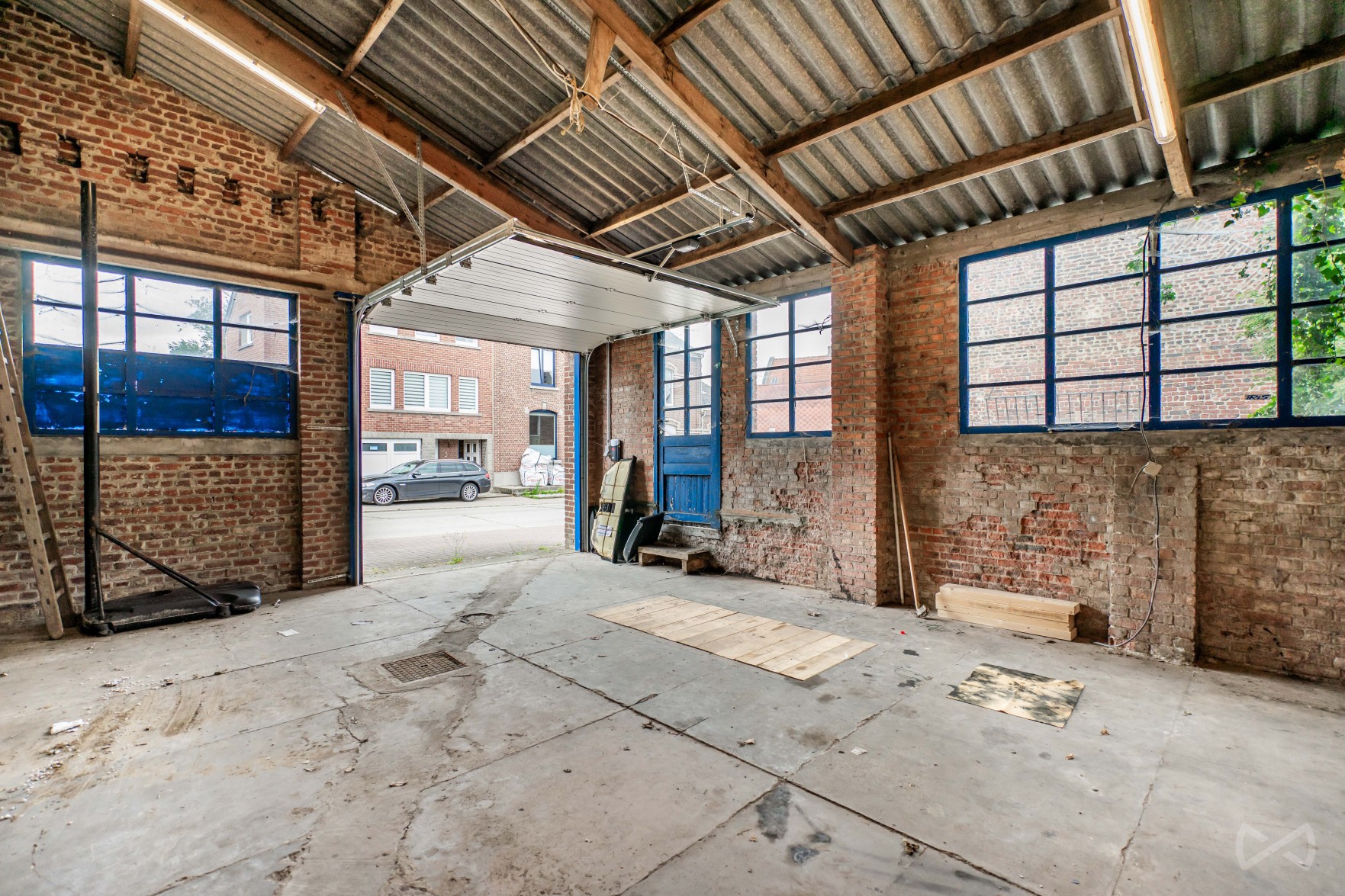 Foto 3 van 4 van Gebouw voor gemengd gebruik in Villers-la-ville