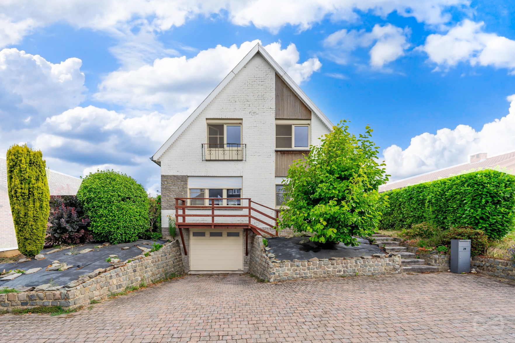 Picture 1 of 4 for Villa with four bedrooms in Enghien