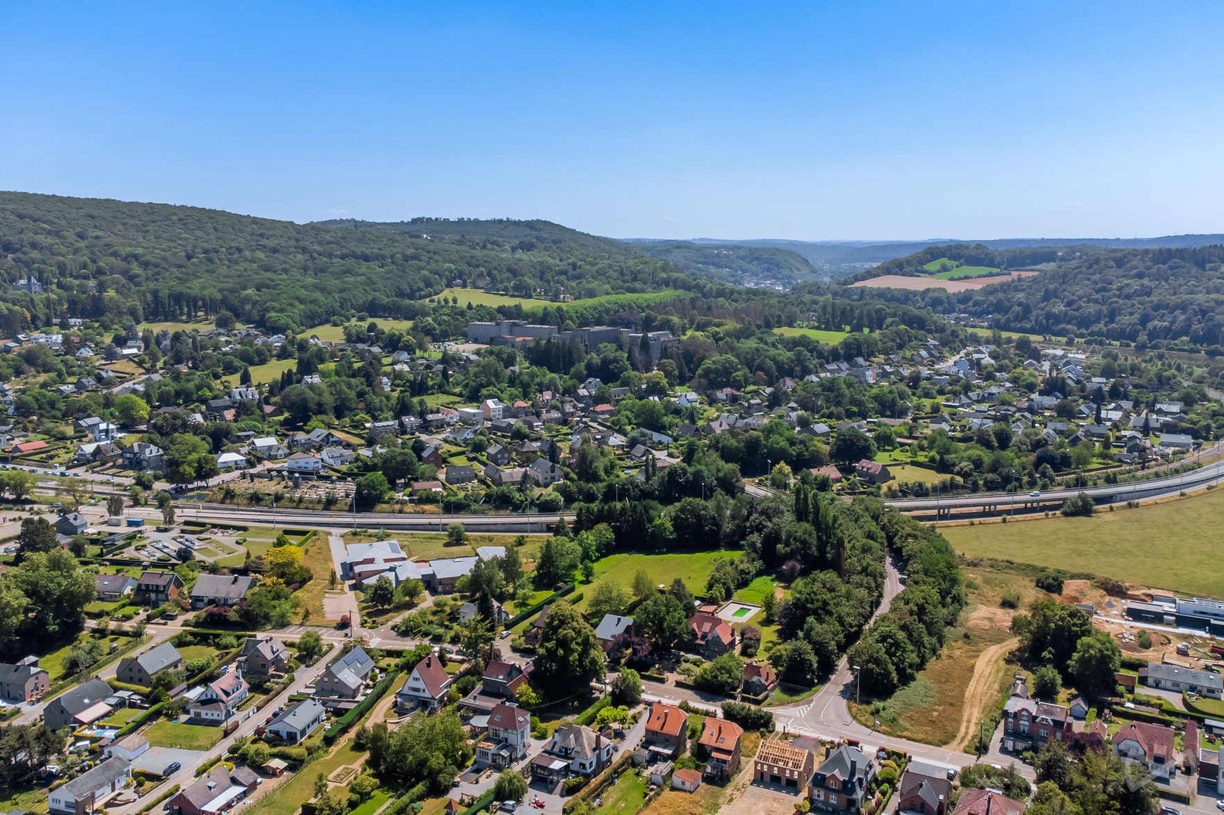 Photo 3 sur 4 pour Maison de quatre chambres à Godinne