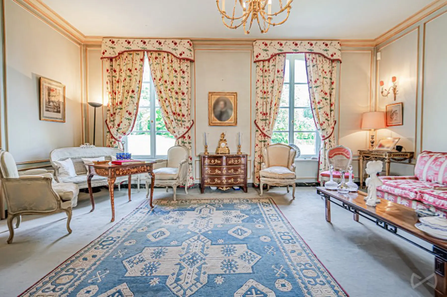 Foto 4 van 4 van Buitengewoon huis met zeven slaapkamers in Harmignies