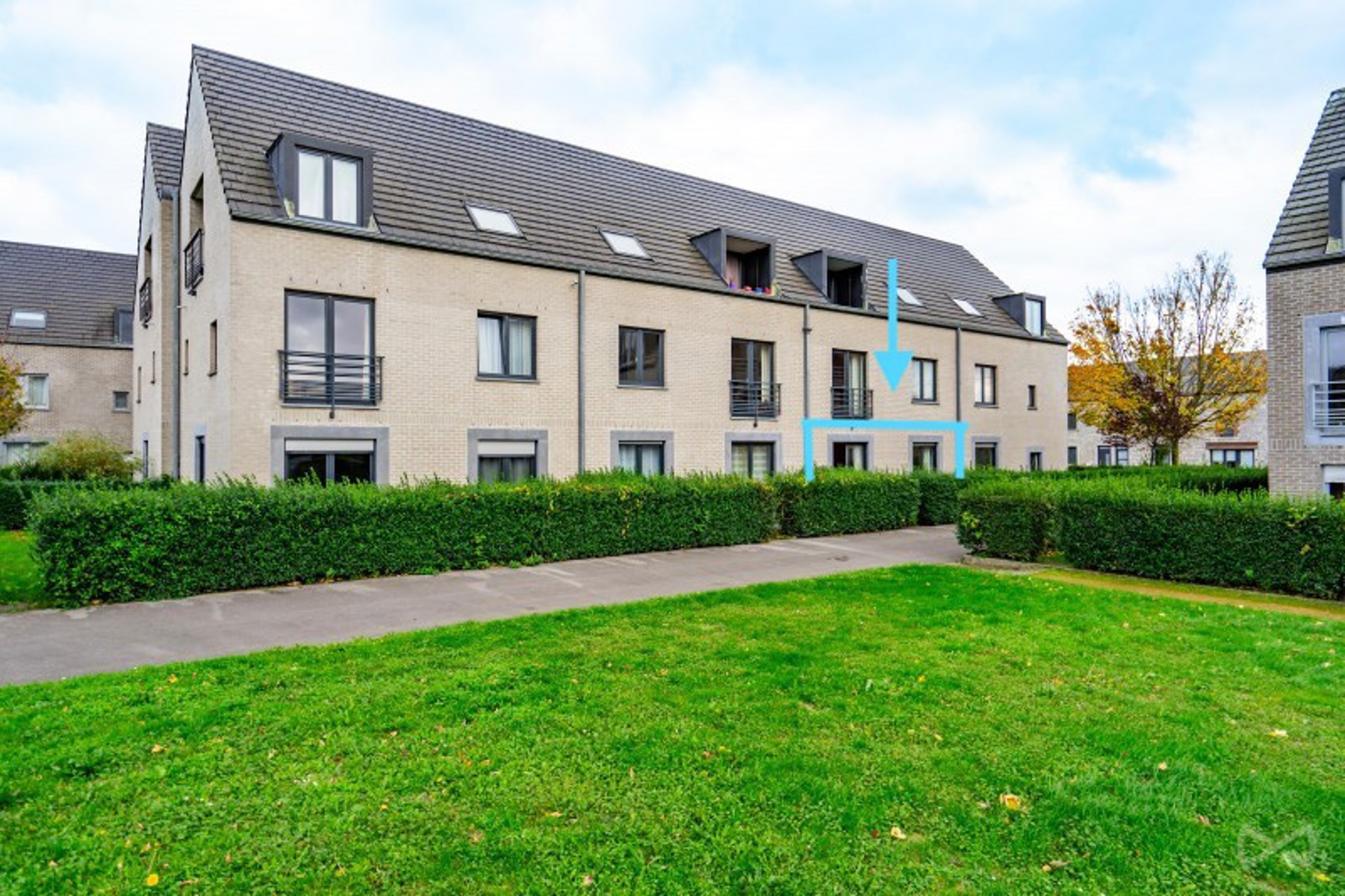 Foto 1 van 5 van Gelijkvloerse verdieping met één slaapkamer in Sorinnes