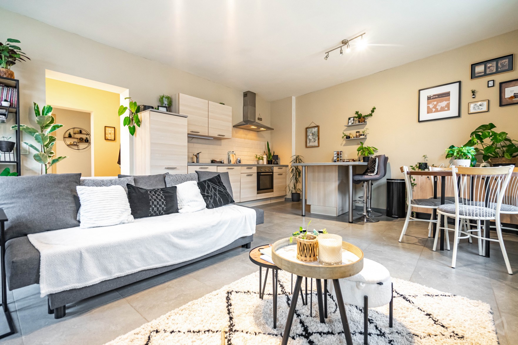 Picture 3 of 4 for Apartment block with five bedrooms in Court-saint-Étienne
