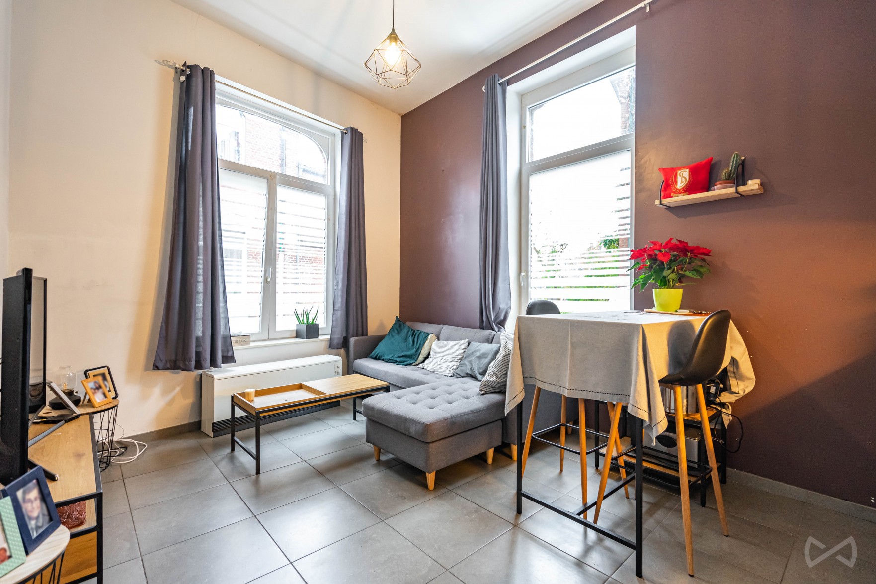 Picture 2 of 4 for Apartment block with five bedrooms in Court-saint-Étienne