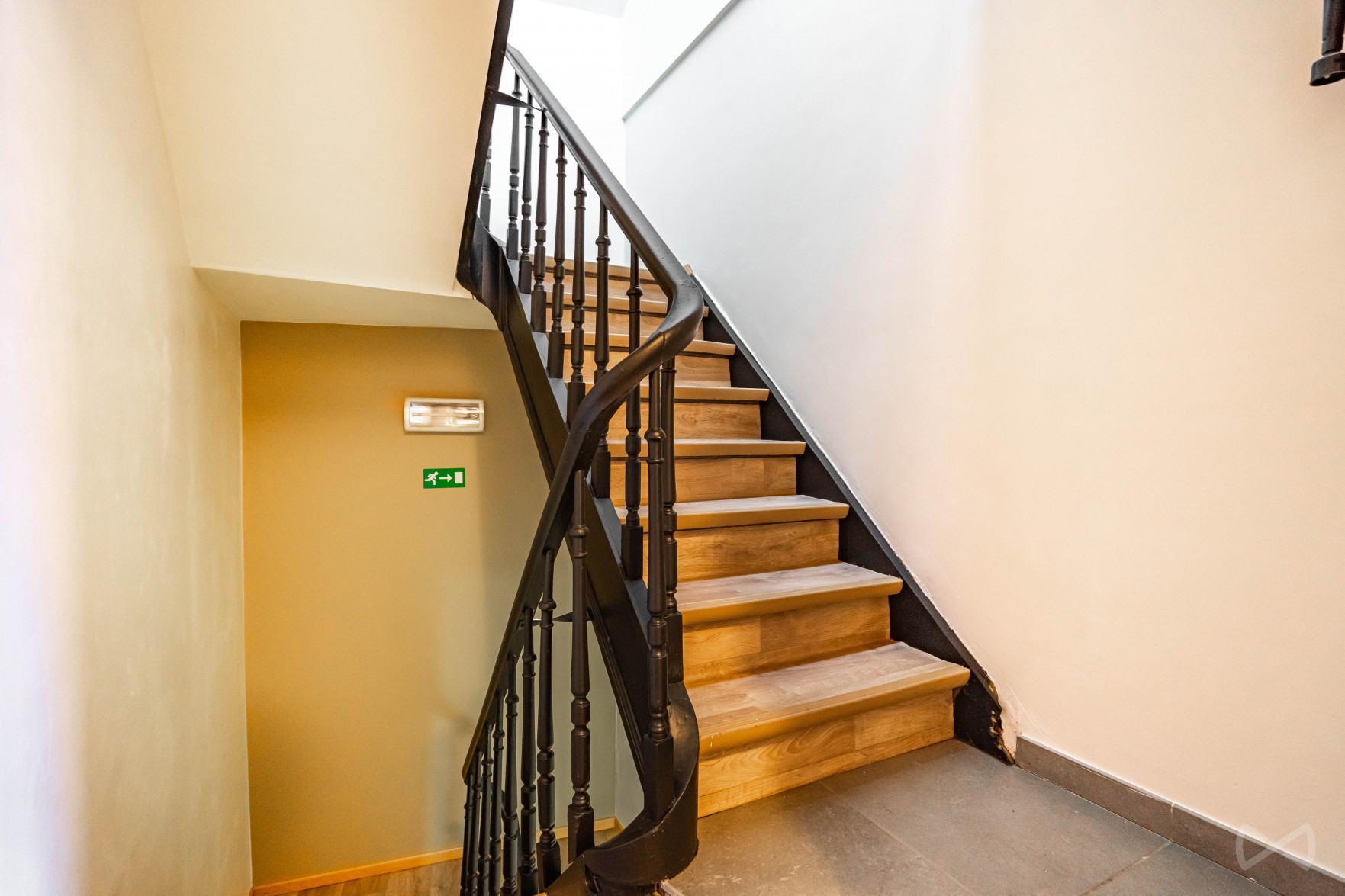 Picture 2 of 4 for Apartment block with five bedrooms in Court-saint-Étienne
