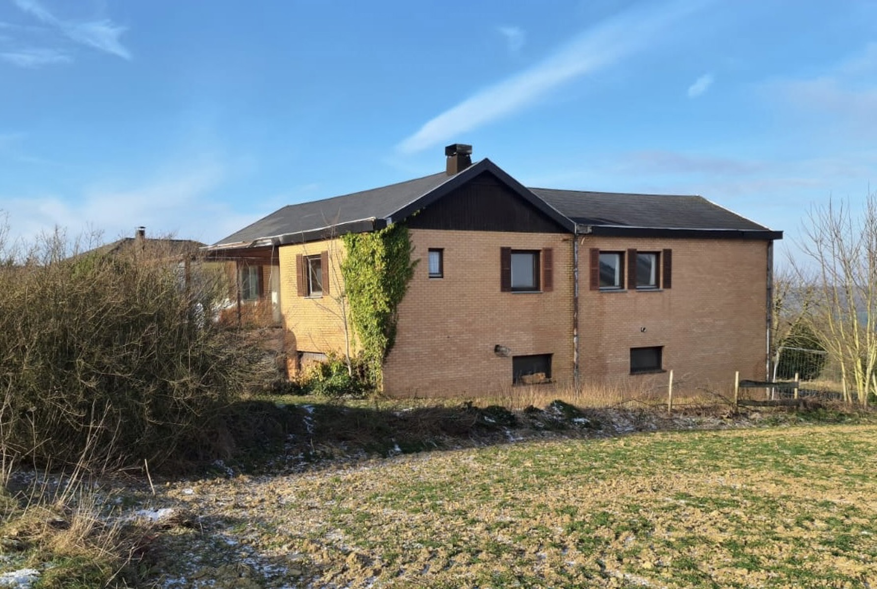 Foto 1 van 5 van Huis met vier slaapkamers in Yvoir Purnode