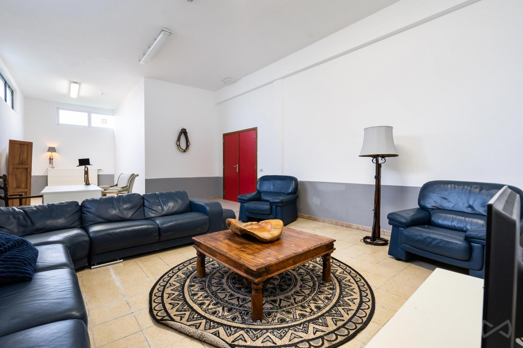 Foto 2 van 4 van Gebouw voor gemengd gebruik in Beauraing Winenne