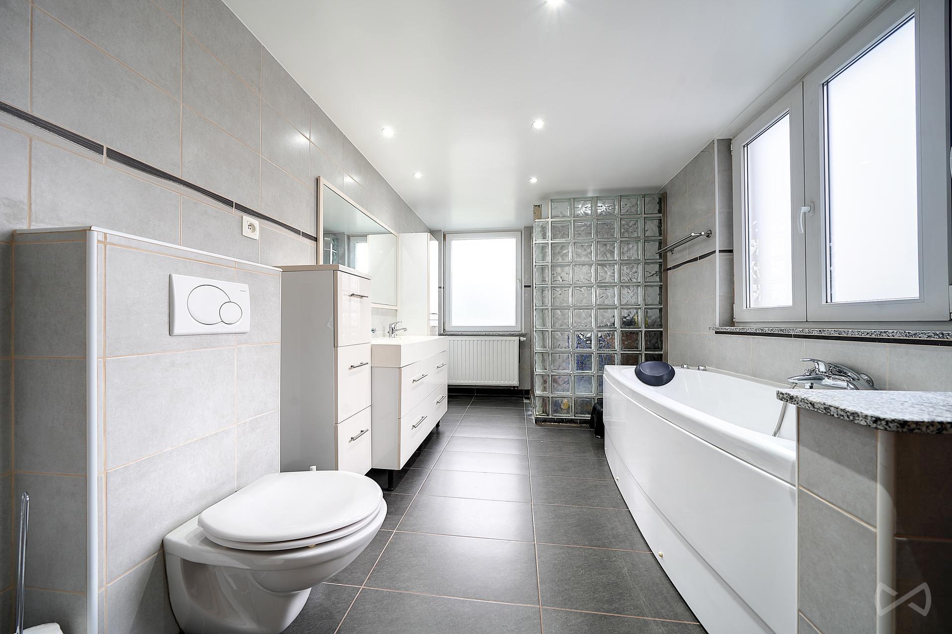 Photo 3 sur 4 pour Maison de quatre chambres à Lot