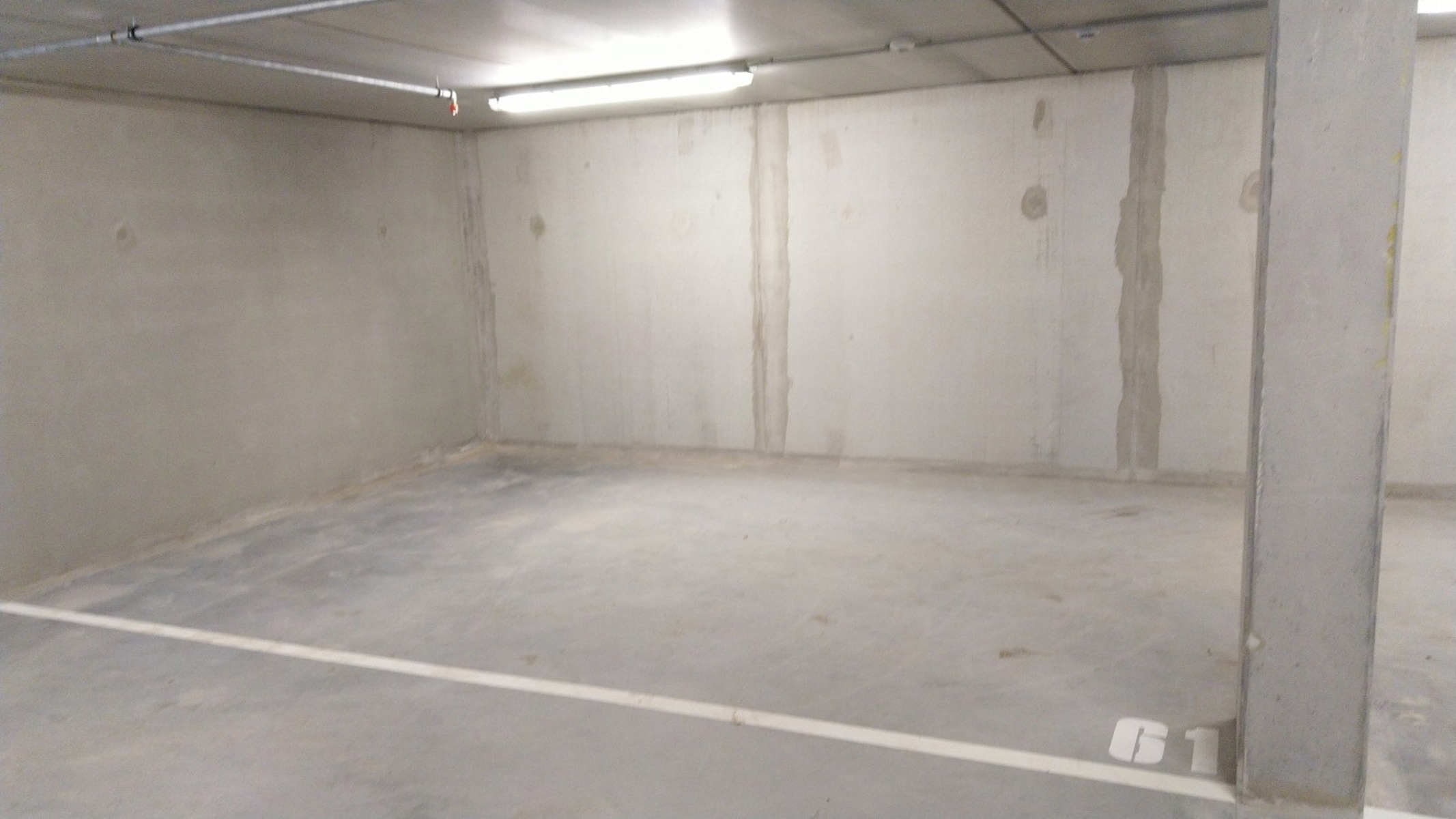 Picture 2 of 3 for Indoor parking in Bruxelles
